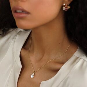 NWT Olive + Piper Chloe Pendant Necklace